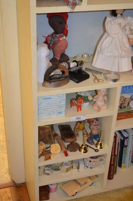 Figurines