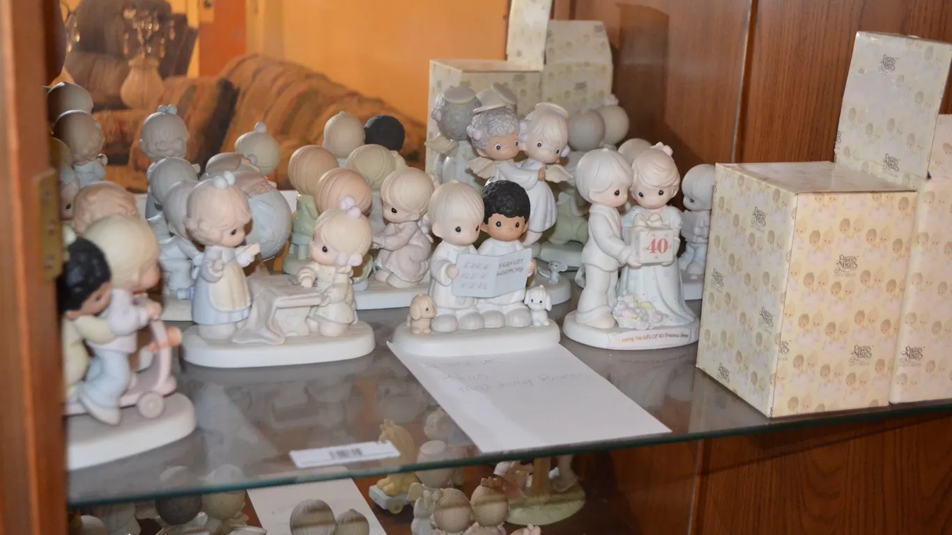 Precious Moments Figurines