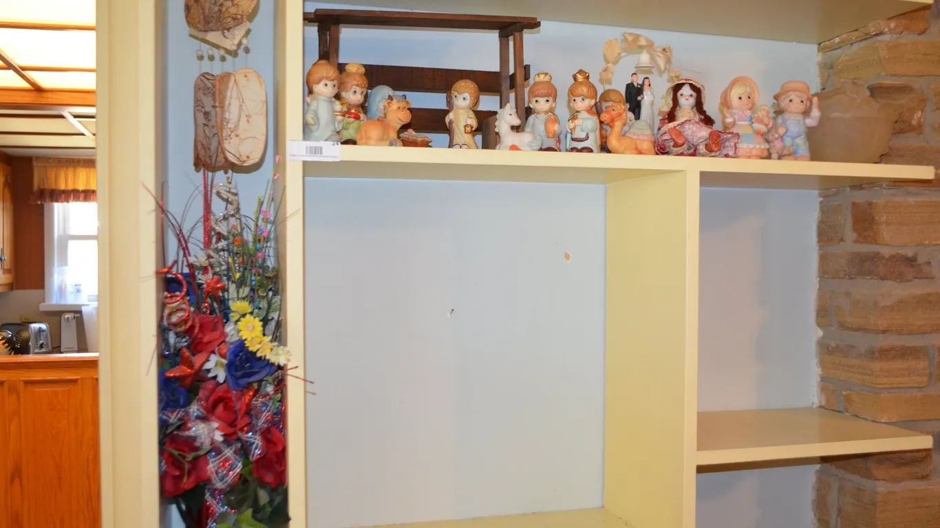 Figurines