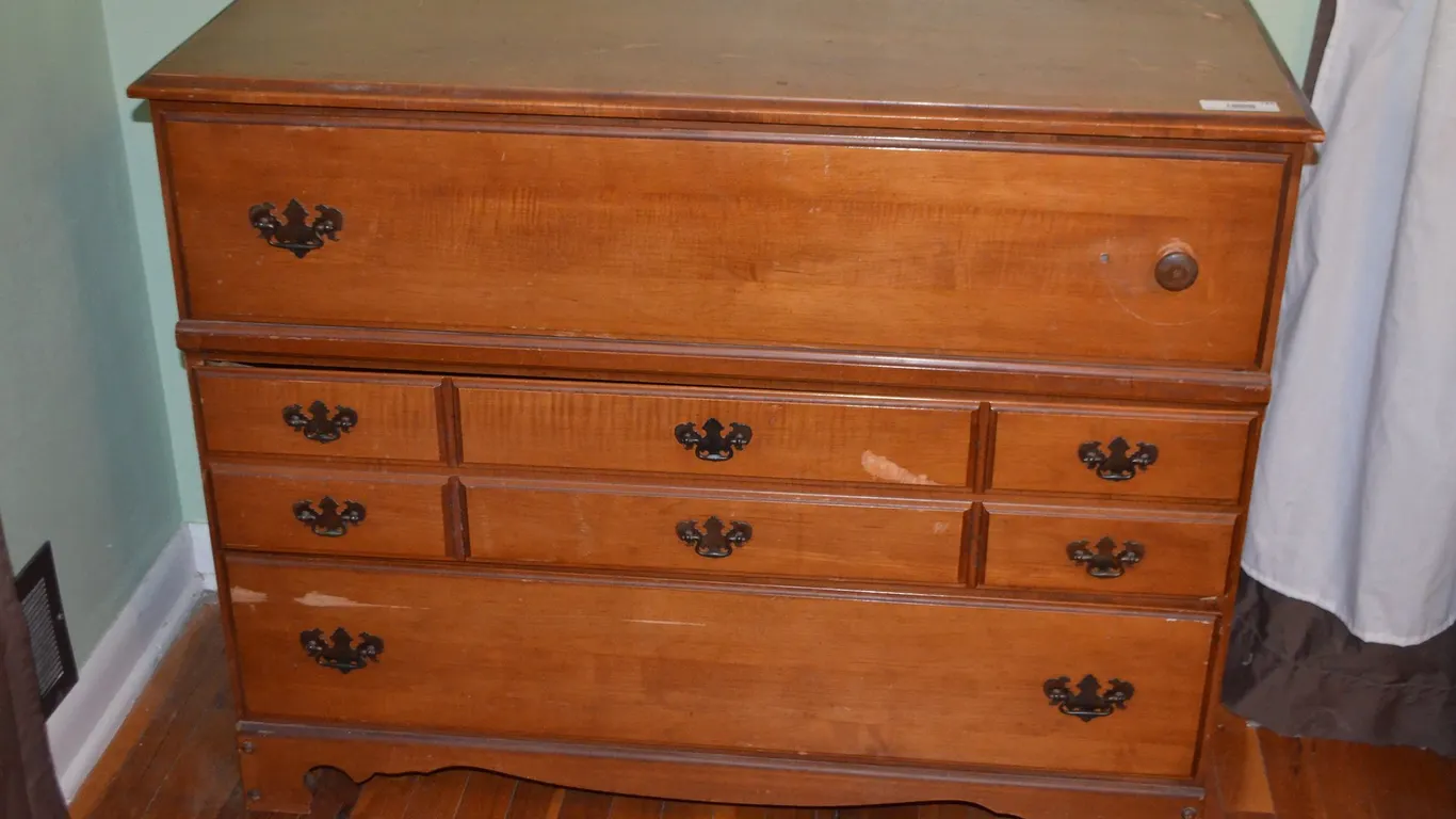3 Drawer Wooden Dresser