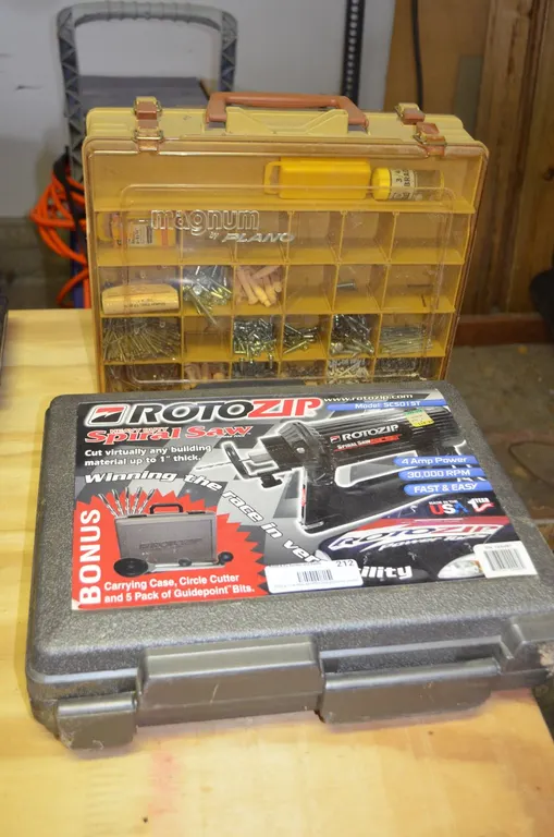Roto Zip Spiral Saw, Tool Box w/Misc. Fasteners