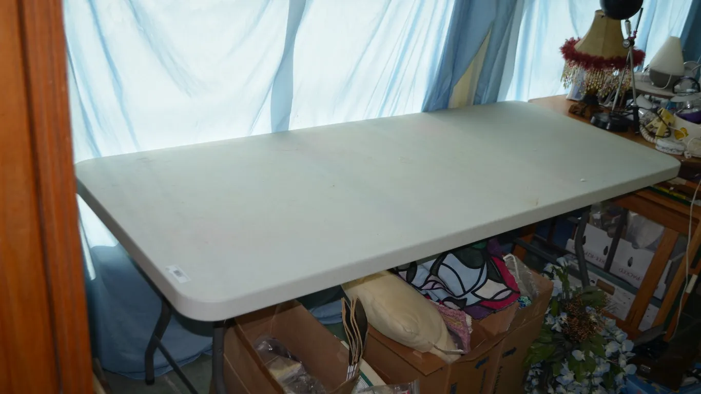 6' Folding Talbe