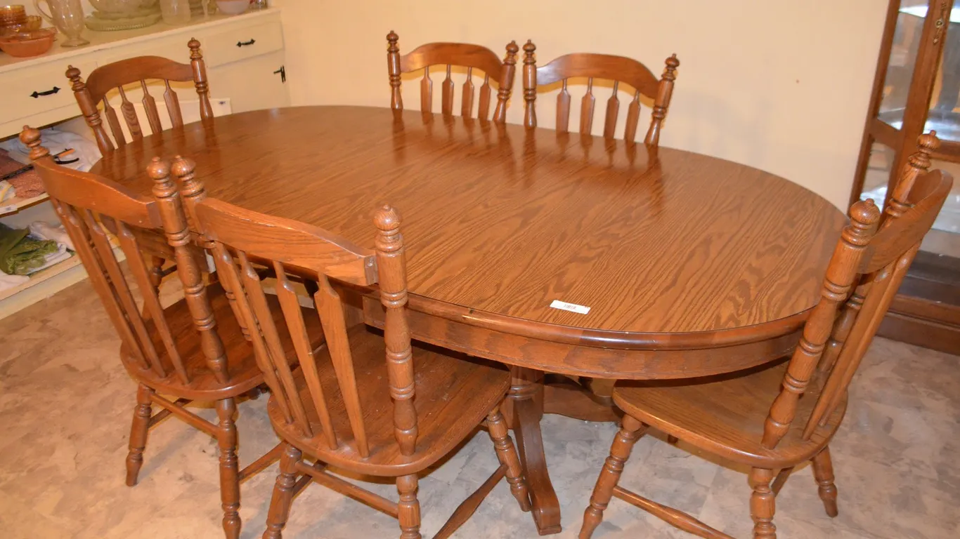 Wooden Dining Room Table with 6 Chairs