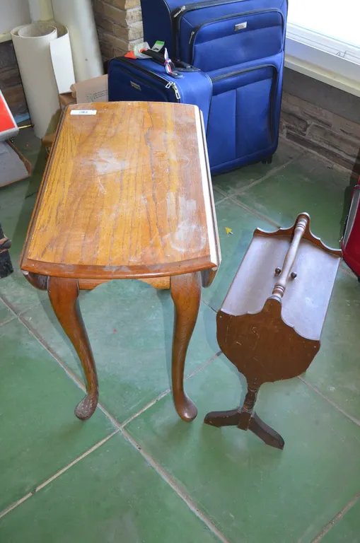 Wooden Table w/ Drop Down Leaves