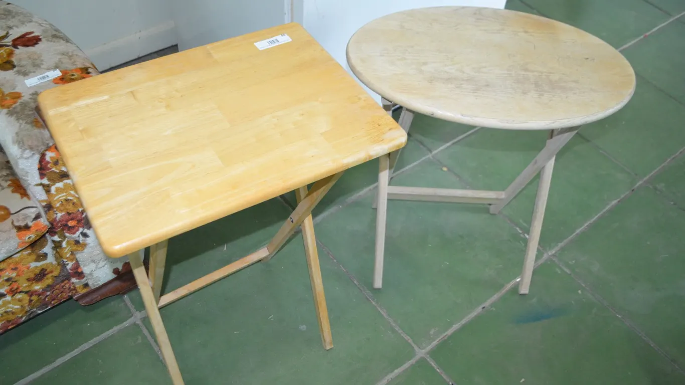 2 Wooden Foldable TV Trays