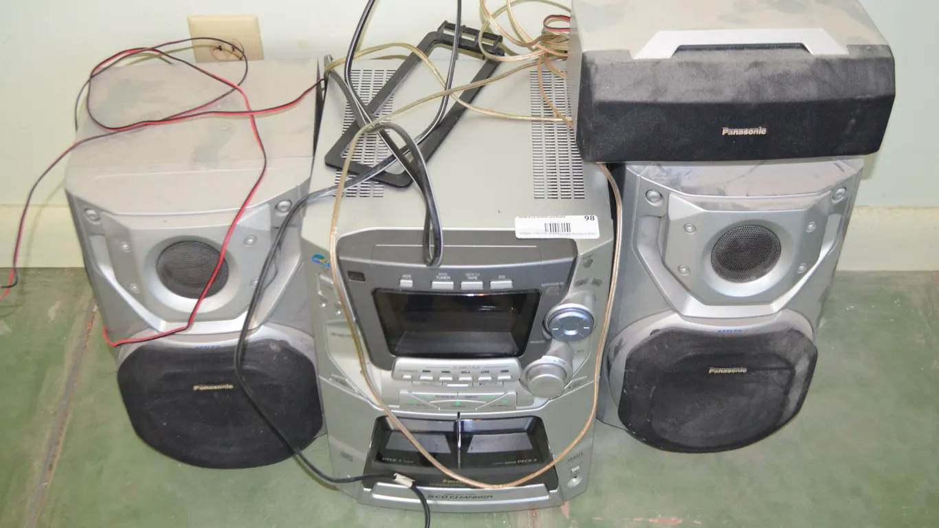 Panasonic Stereo w/ 5 CD Changer & Cassette Player