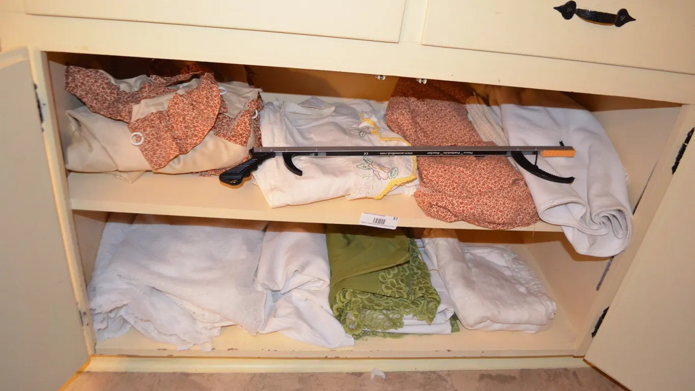 Table Cloths, Grabber