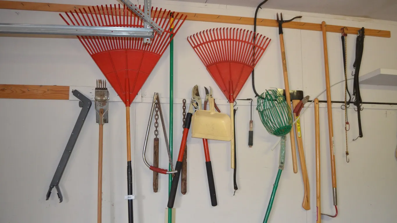 Rakes, Pruners, Axe, Hoes, Weeder