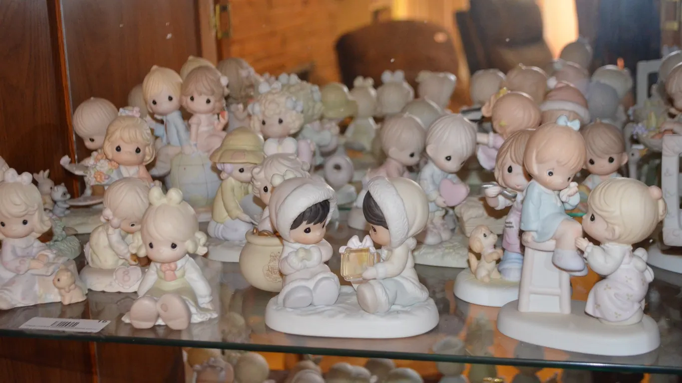 Precious Moments Figurines