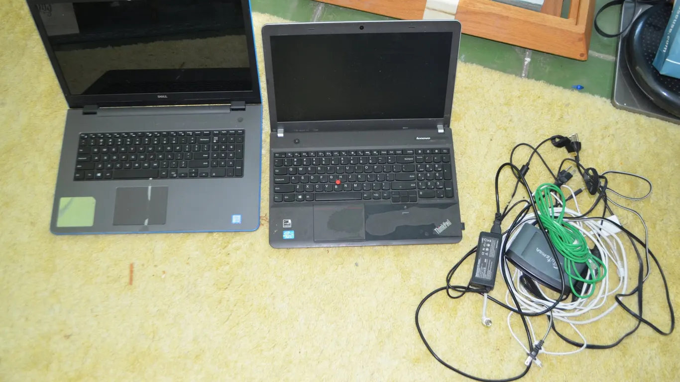 Dell Laptop w/ Intel Core 13