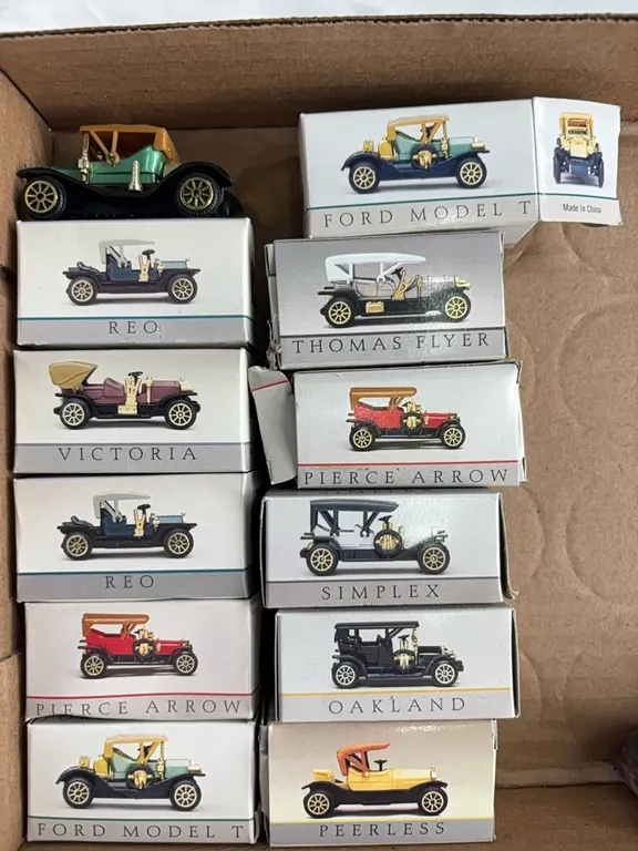 11 MODEL T MINIATURE CARS-LAPIN PLASTIC CARS MADE IN USA