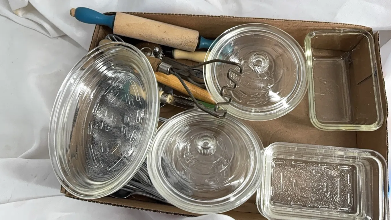 SMALL VINTAGE USA GLASBAKE- SMALL PYREX-MINIATURE METAL FLAT WARE-MINIATURE SERVING WARE
