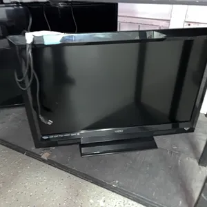 VIZIO 36” TV WITH REMOTE