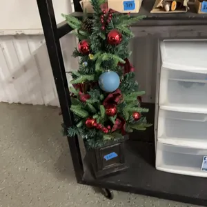 3’ CHRISTMAS TREE IN POT WITH DECORATIONS