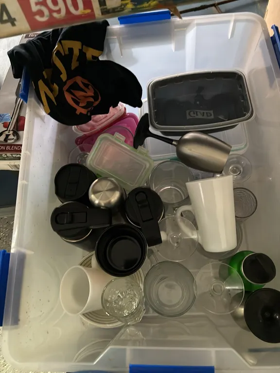 TOTE OF MISCELLANEOUS CUPS-PLASTIC WARE- GLASSWARE