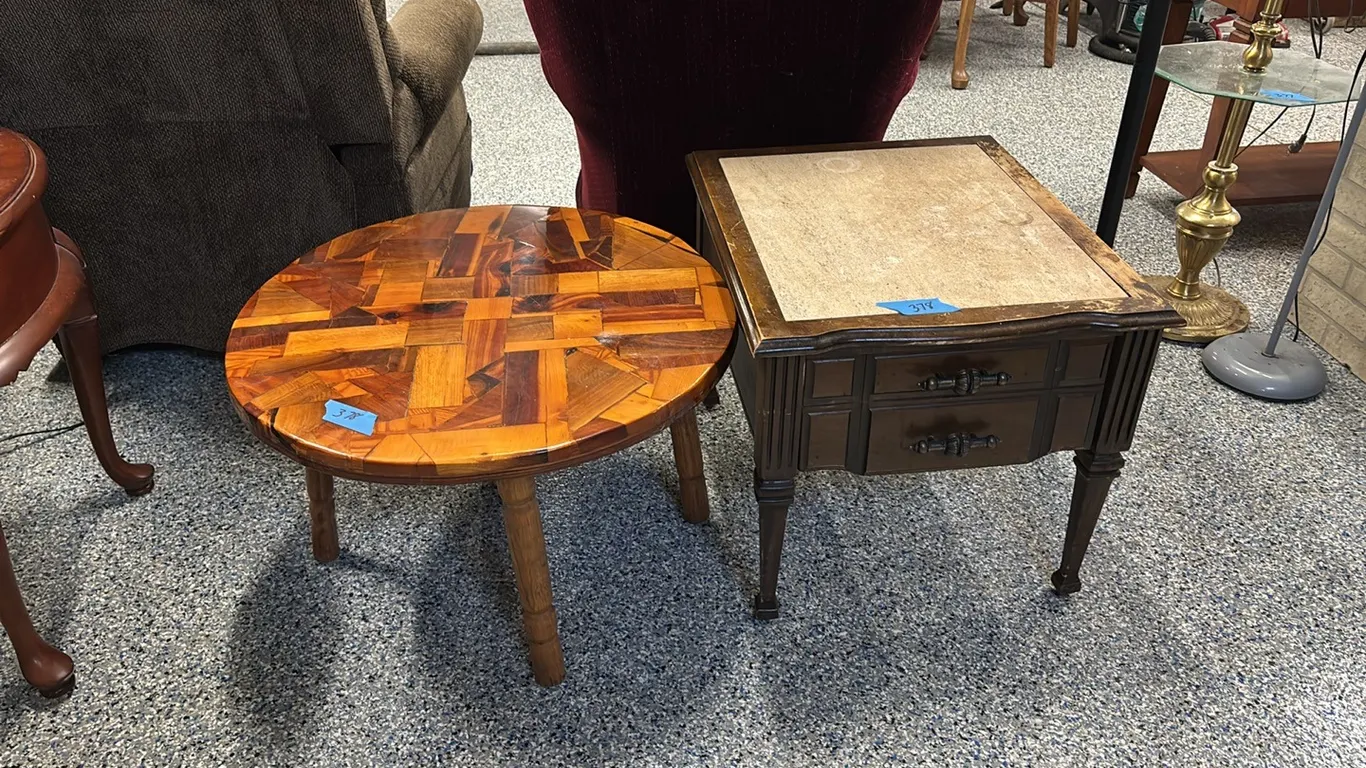2 SIDE TABLES