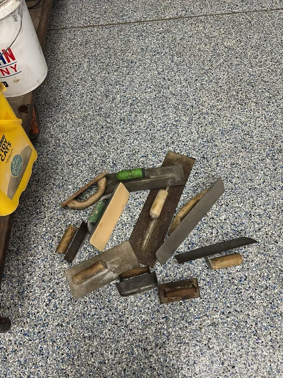 CEMENT TROWL