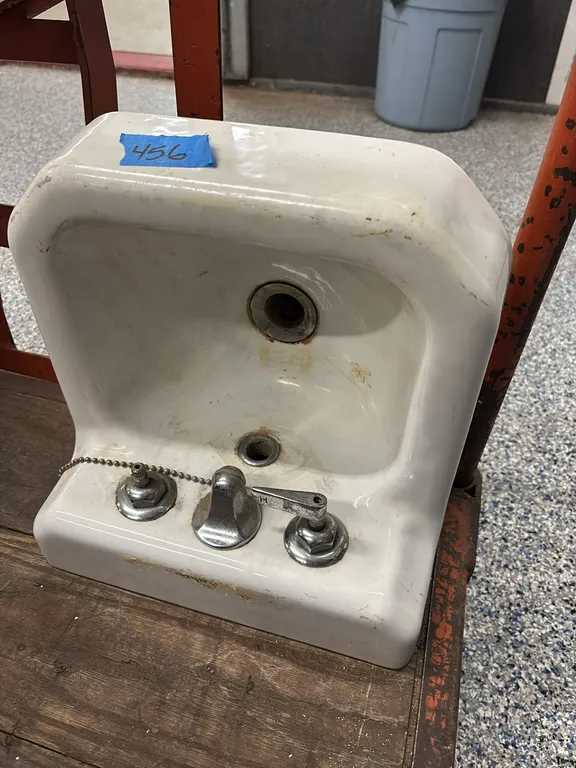 SMALL PORCELAIN SINK