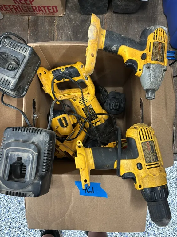 DEWALT TOOLS BATTERIES AND CHARGERS