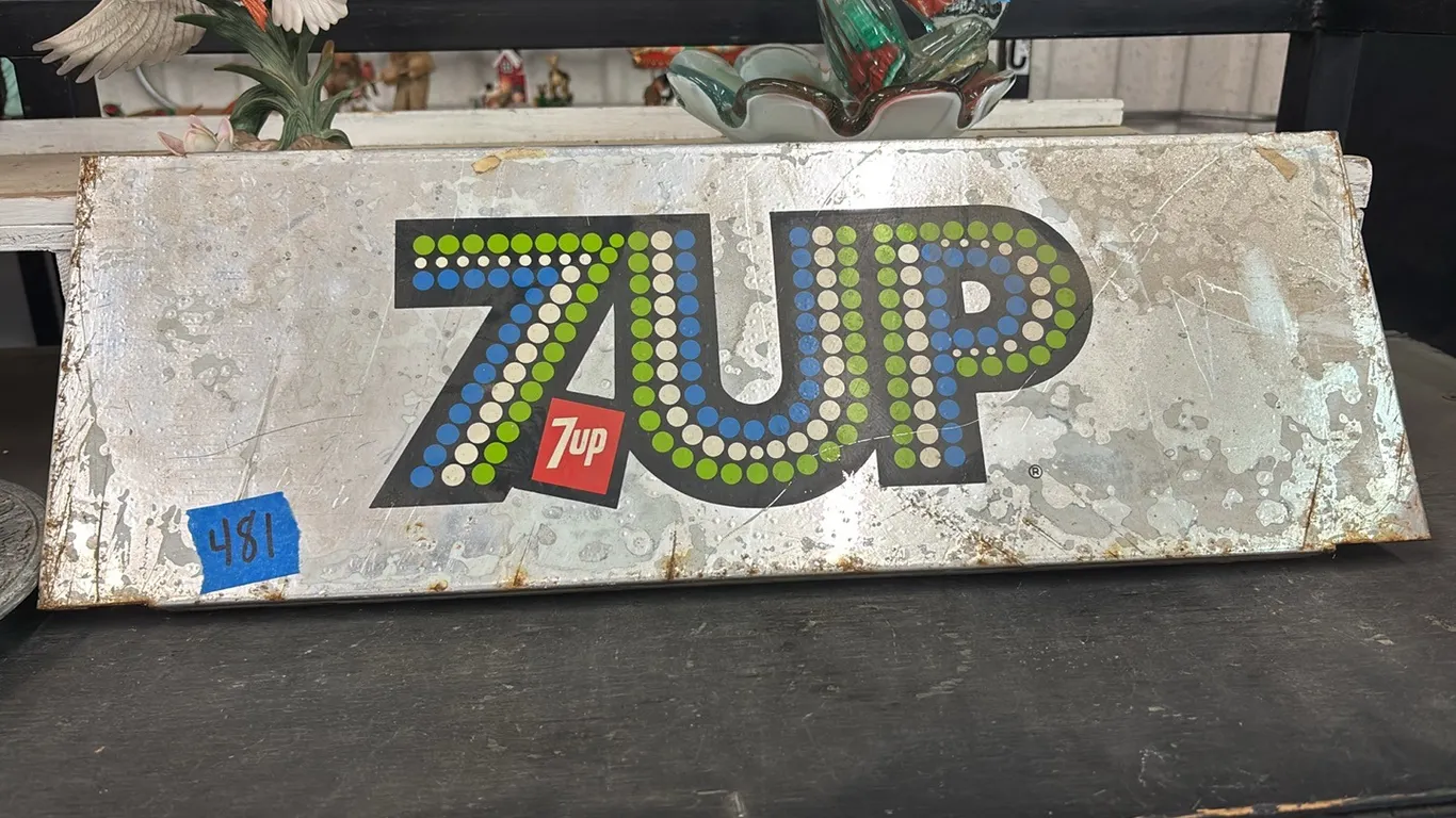 METAL 7UP SIGN 23”x8”