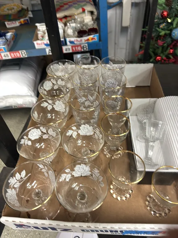 12 ROSE GLASSES-4 WINE GLASSES-2 SMALL WINE GLASSES