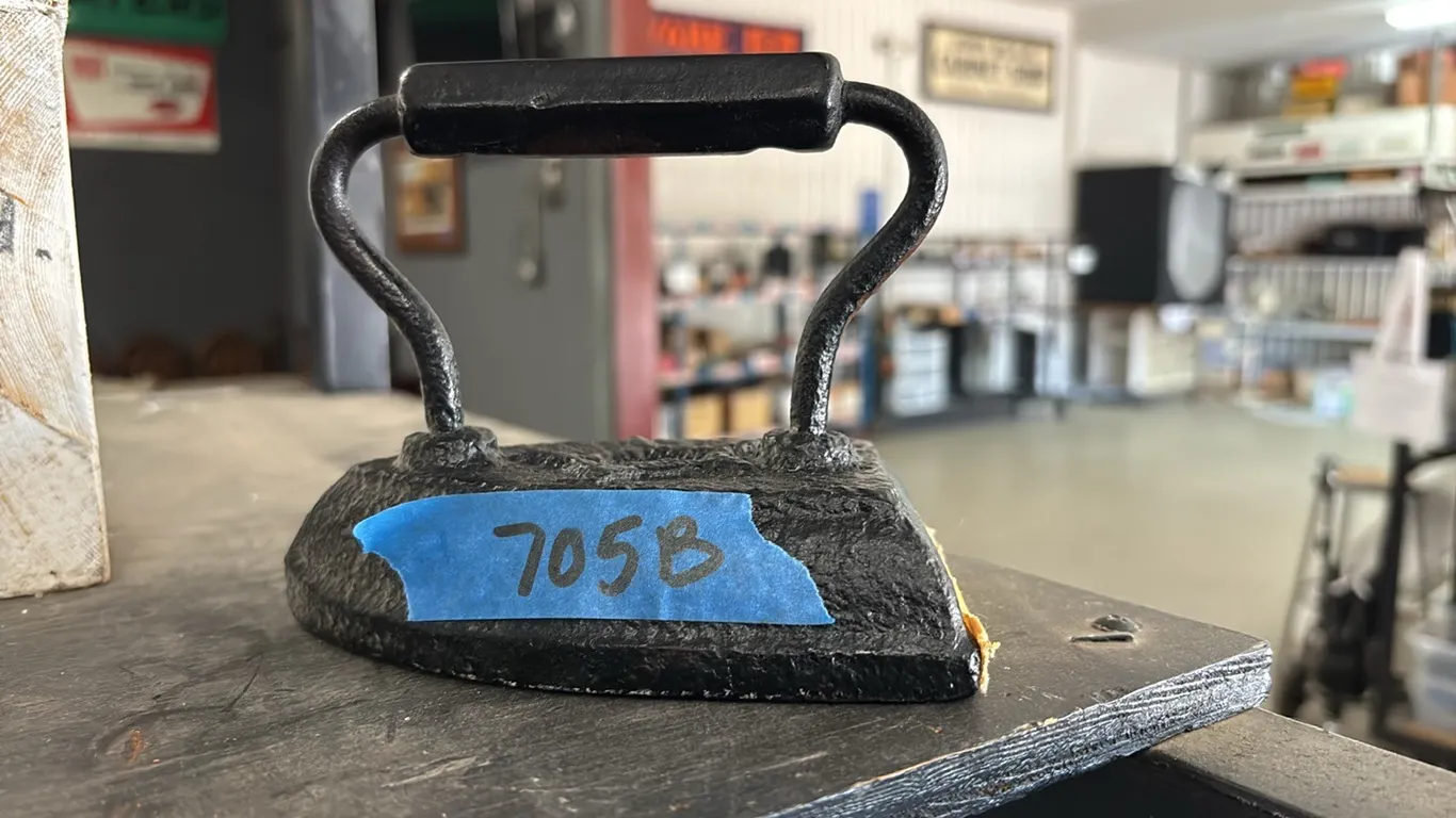 VINTAGE CASTIRON IRON