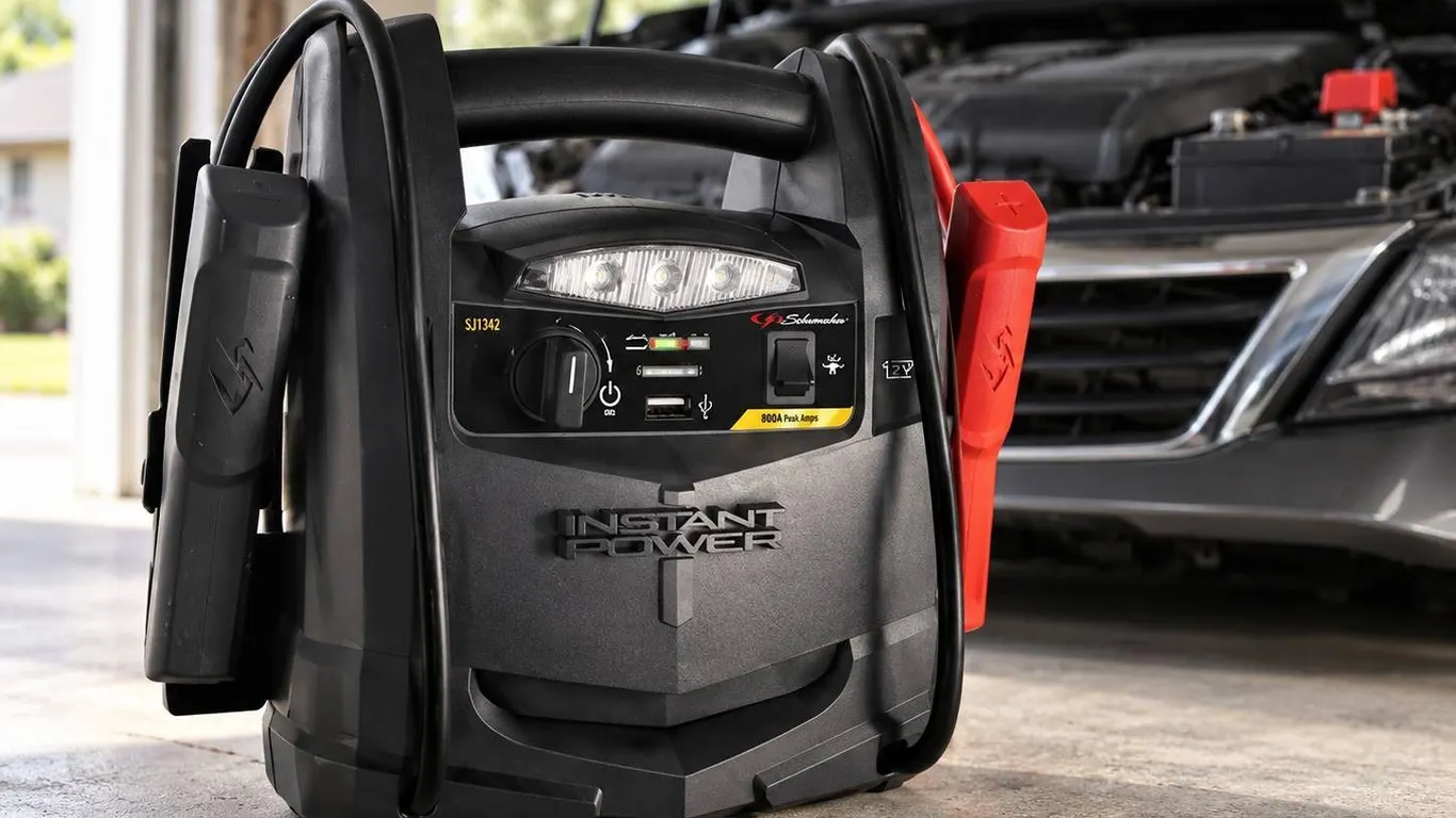 Schumacher 800Amp Portable Jump Starter and Power Supply