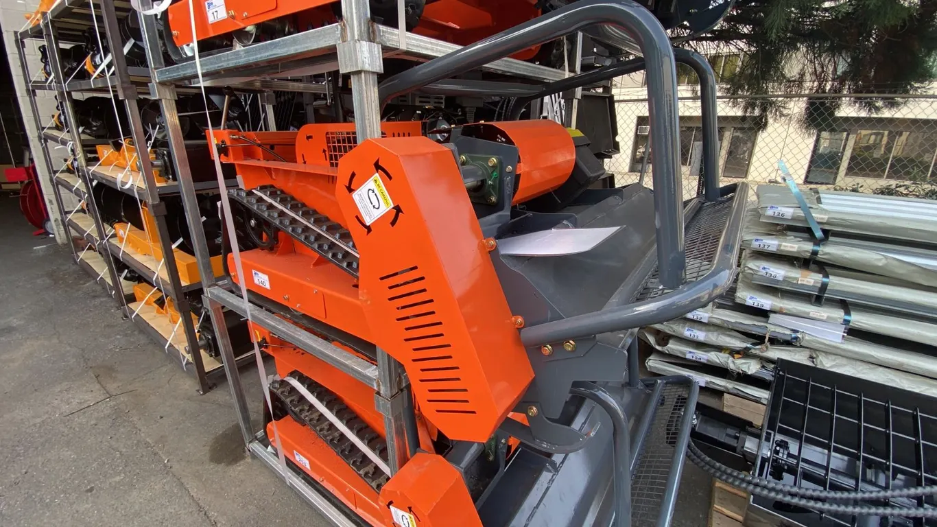 SDLOOL SL-LM1000Q ORANGE GAS POWERED REMOTE CONTROLLED FLAIL MOWER WITH 400 CC ENGINE, ELECTRIC