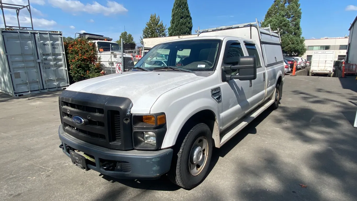 2008 FORD F250 XL SUPERDUTY, 4DR CREW CAB PU, WHITE, VIN 1FTSW205X8EB65180,