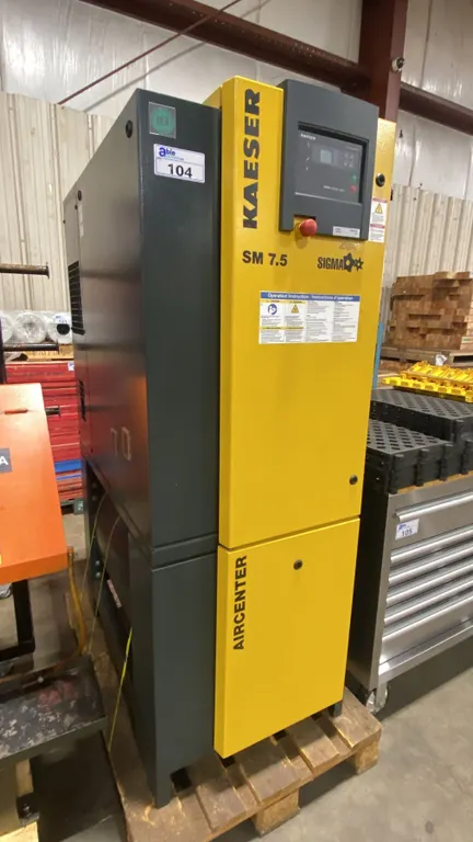 KAESER AIRCENTER SM7.5, 7.5HP 3 PHASE ROTARY SCREW INDUSTRIAL AIR COMPRESSOR