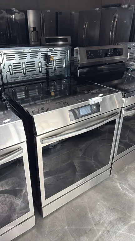 FRIGIDAIRE GALLERY GCFI306CBFG SLIDE-IN SS INDUCTION COOKING APPLIANCE RANGE 30X25X36 INCHES