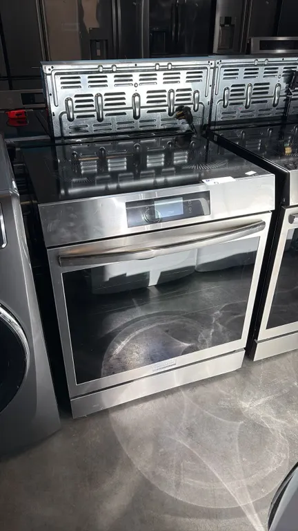 FRIGIDAIRE GALLERY GCFI306CBF SLIDE-IN SS INDUCTION COOKING APPLIANCE RANGE 30X25X36 INCHES