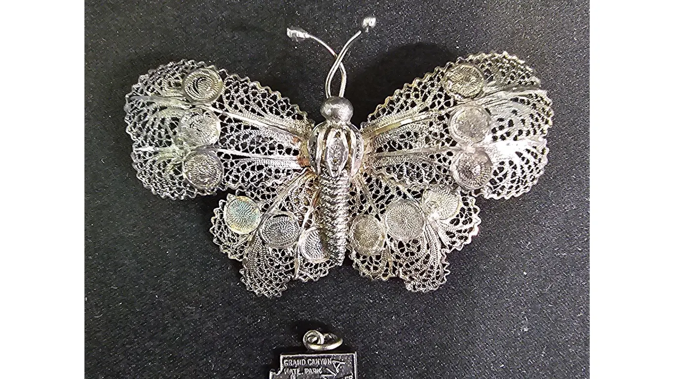 STERLING SILVER BUTTERFLY BROOCH & STERLING SILVER ARIZONA STATE PENDANT: 12.6G