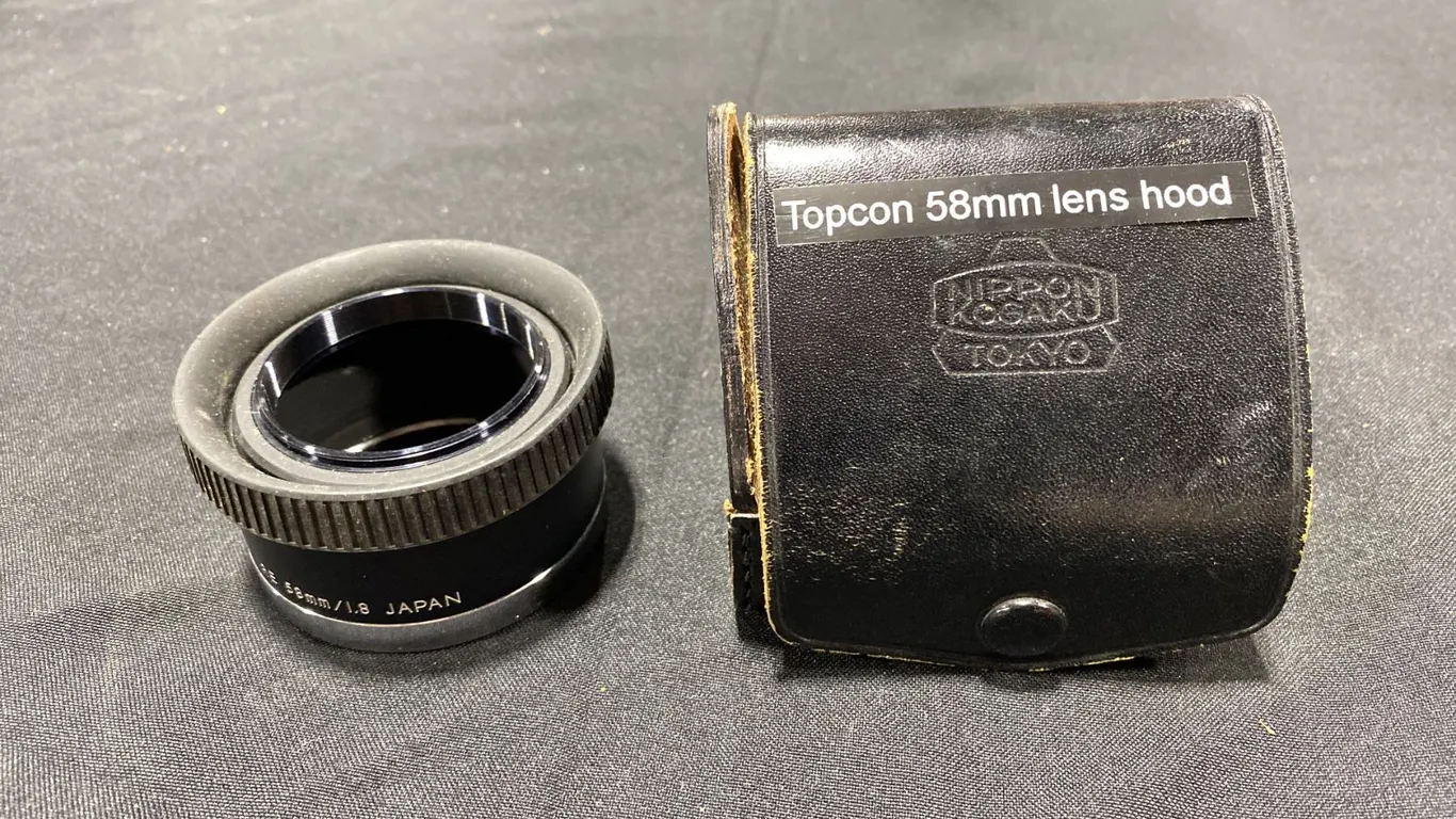 TOPCON 58MM LENS HOOD WITH CASE