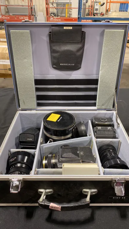 KIEV 88 MODULAR, MECHANICAL MEDIUM-FORMAT 6X6 FILM CAMERA SET IN CASE