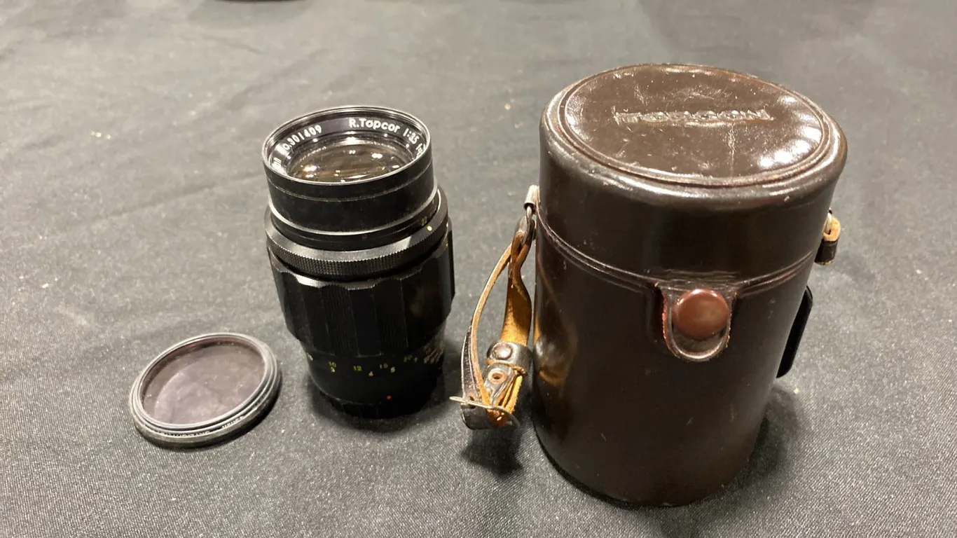 R TOPCOR 35MM F=13.5CM CAMERA LENS WITH CASE
