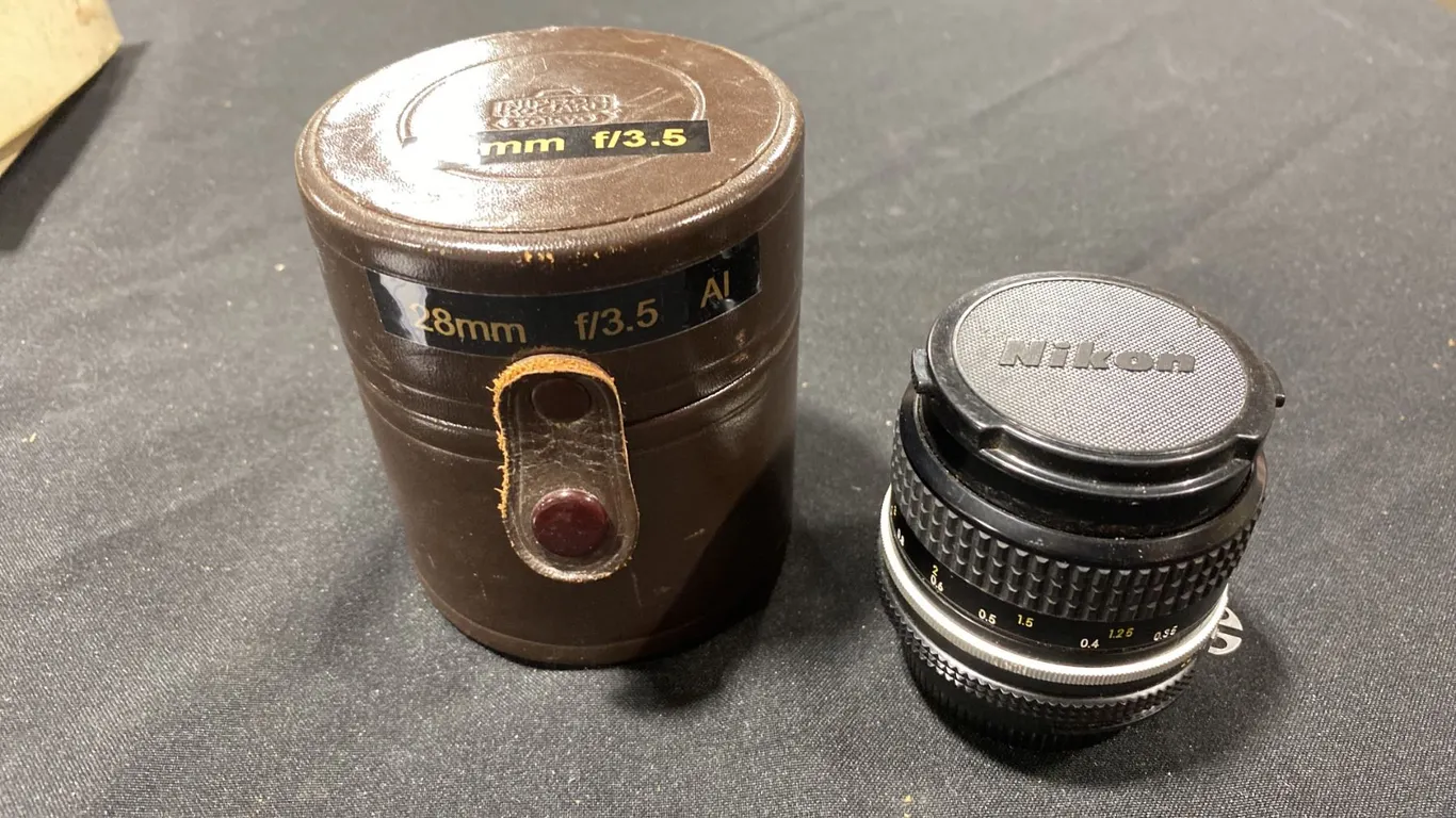 NIKON NIKKOR 28MM 1:3.5 LENS WITH CASE