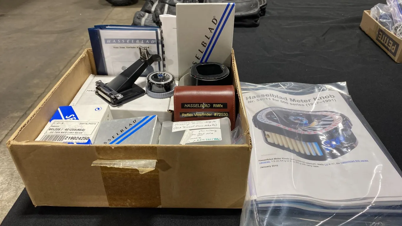 LARGE GROUP OF ASSORTED HASSELBLAD VINTAGE CAMERA PARTS & ACCESSORIES