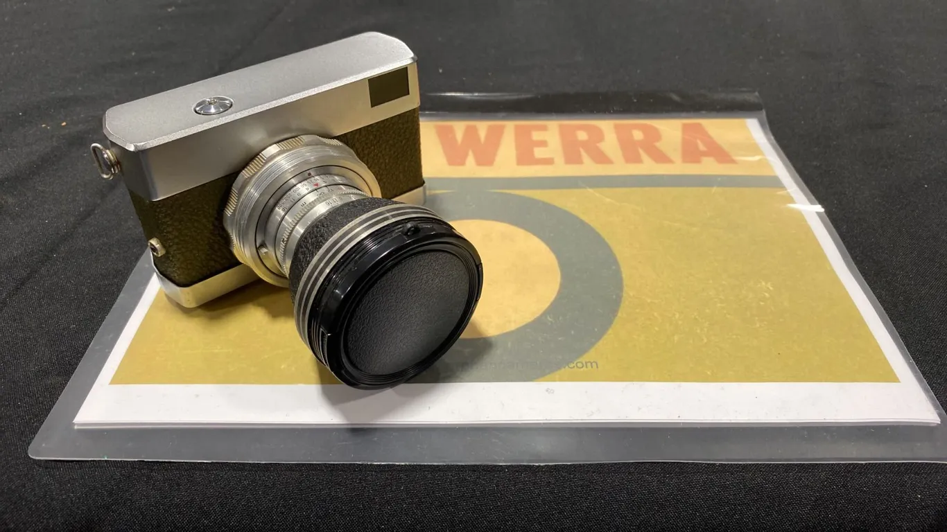 WERRA VINTAGE 35MM FILM CAMERA (MINIMALIST CAMERA MANUFACTURED BY CARL ZEISS JENA EAST GERMANY)
