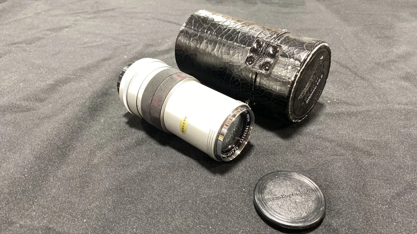 RE AUTO TOPCOR 200MM F/5.6 CAMERA LENS WITH CASE