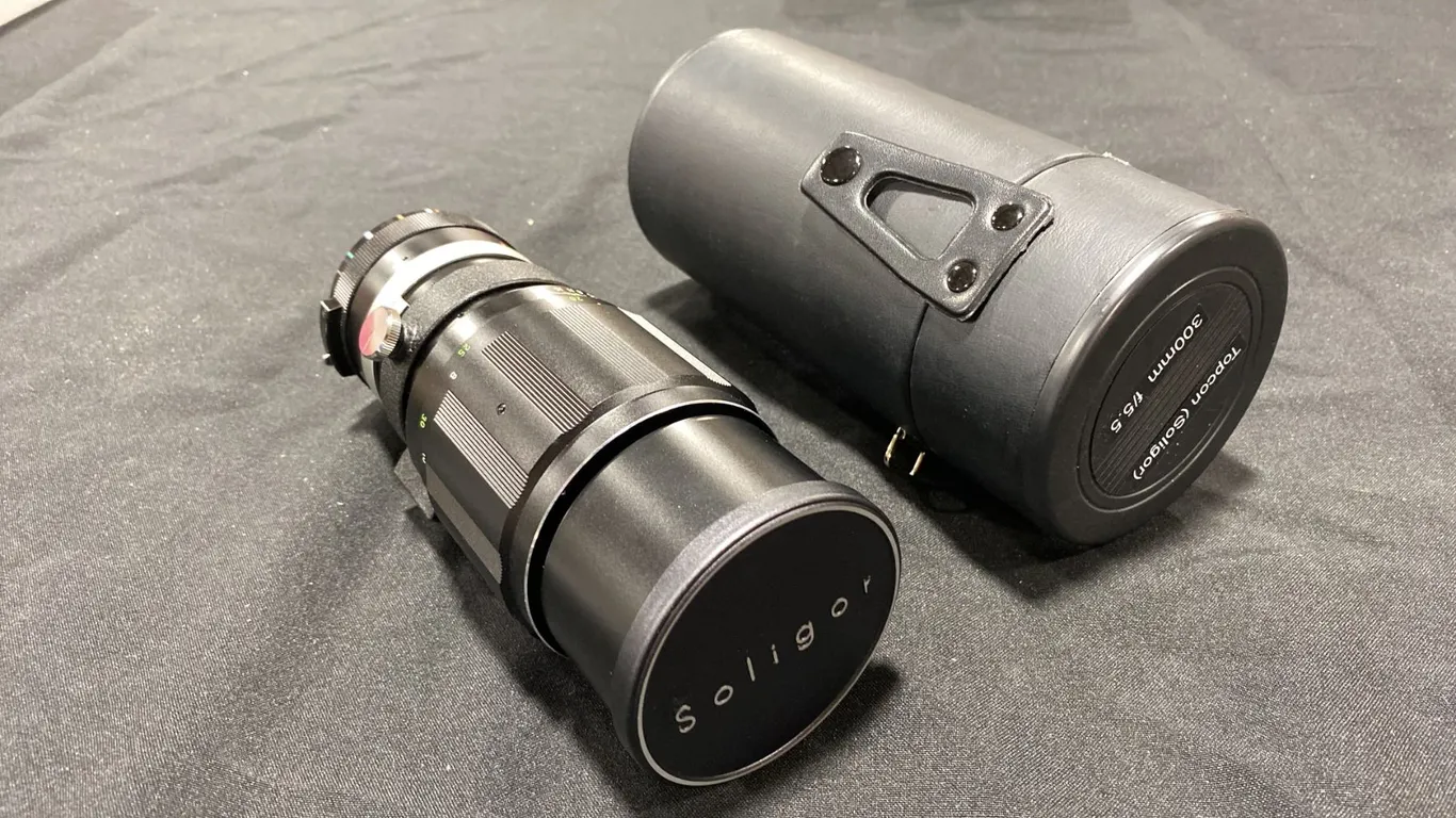 TOPCON (SOLIGOR) 300MM F/5.5 CAMERA LENS WITH CASE