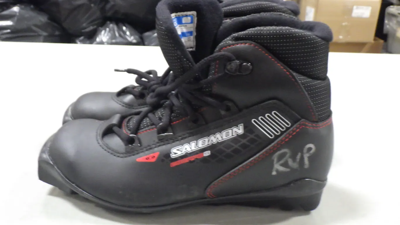 Salomon Escape 5 Cross-country ski boot (size 4) Salomon Escape 5