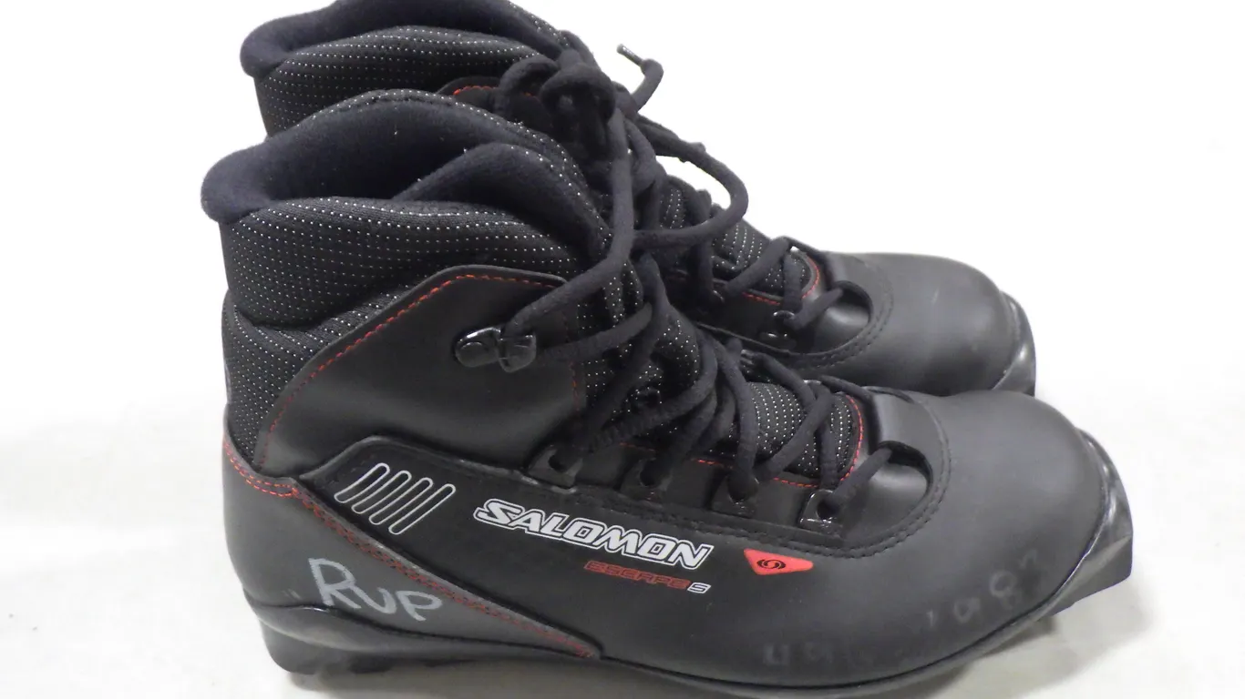Salomon Escape 5 Cross-country ski boot (size 7) Salomon Escape 5