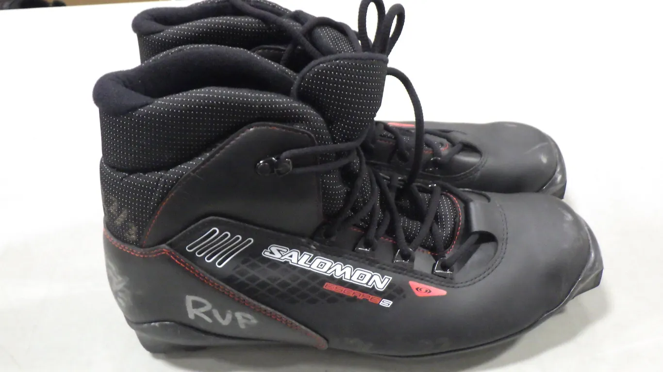 Salomon Escape 5 Cross-country ski boot (size 13.5) Salomon Escape 5