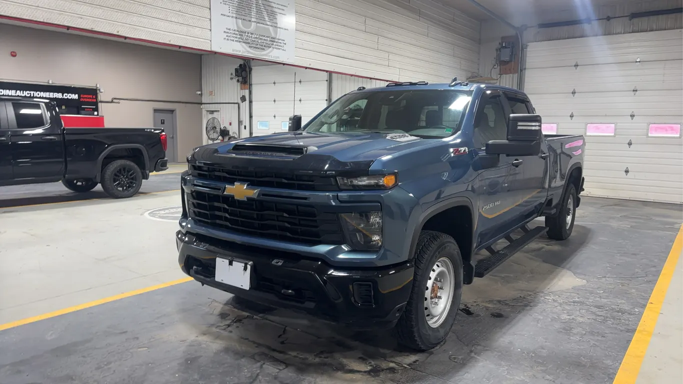 2025 Chevrolet Silverado 2500HD 4x4 Custom 4dr Crew Cab LB