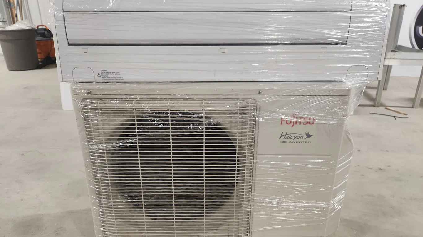 Fujitsu Heat Pump 15k BTU (No Heat per Label)