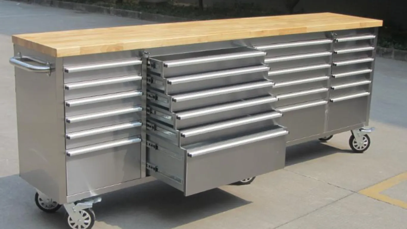 NEW 96 INCH 24 DRAWER 8 FT STAINLESS TOOL BENCH ON WHEELS