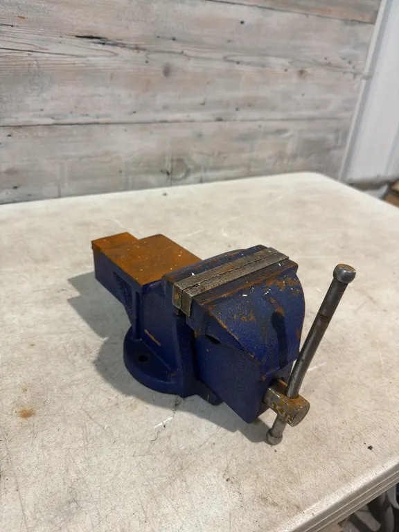 5” bench vise