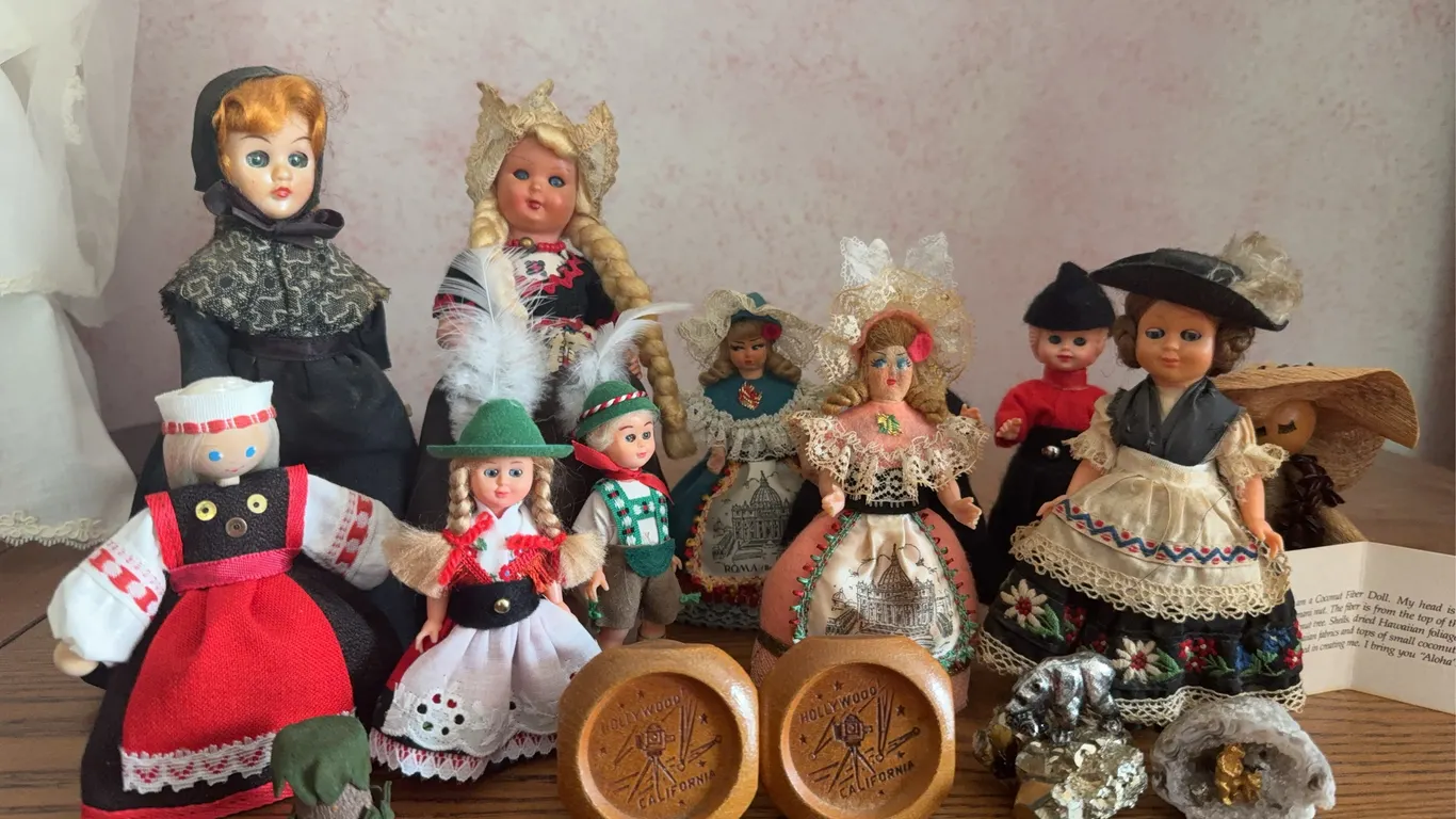 Vintage International Costume & Souvenir Dolls