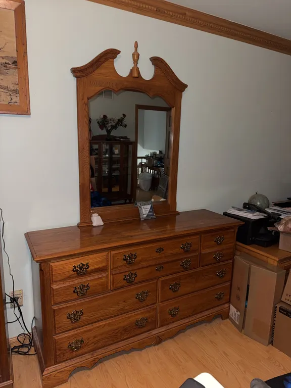 Kincaid Solid Wood Oak Dresser with Mirror